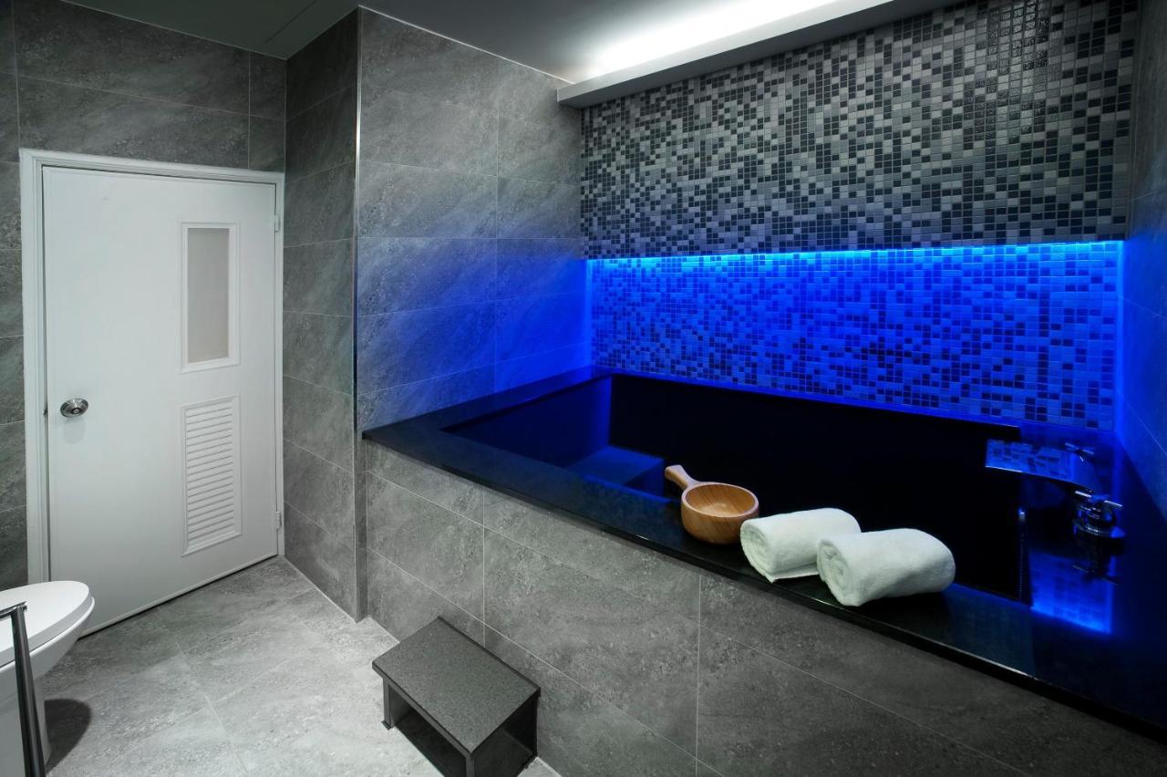 Two Fukun Hotel Jiaoxi Extérieur photo